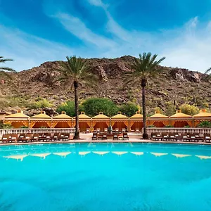 the-canyon-suites-at-the-phoenician.hotelsofphoenix.com/
