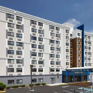 3* Hotel Hampton Airport