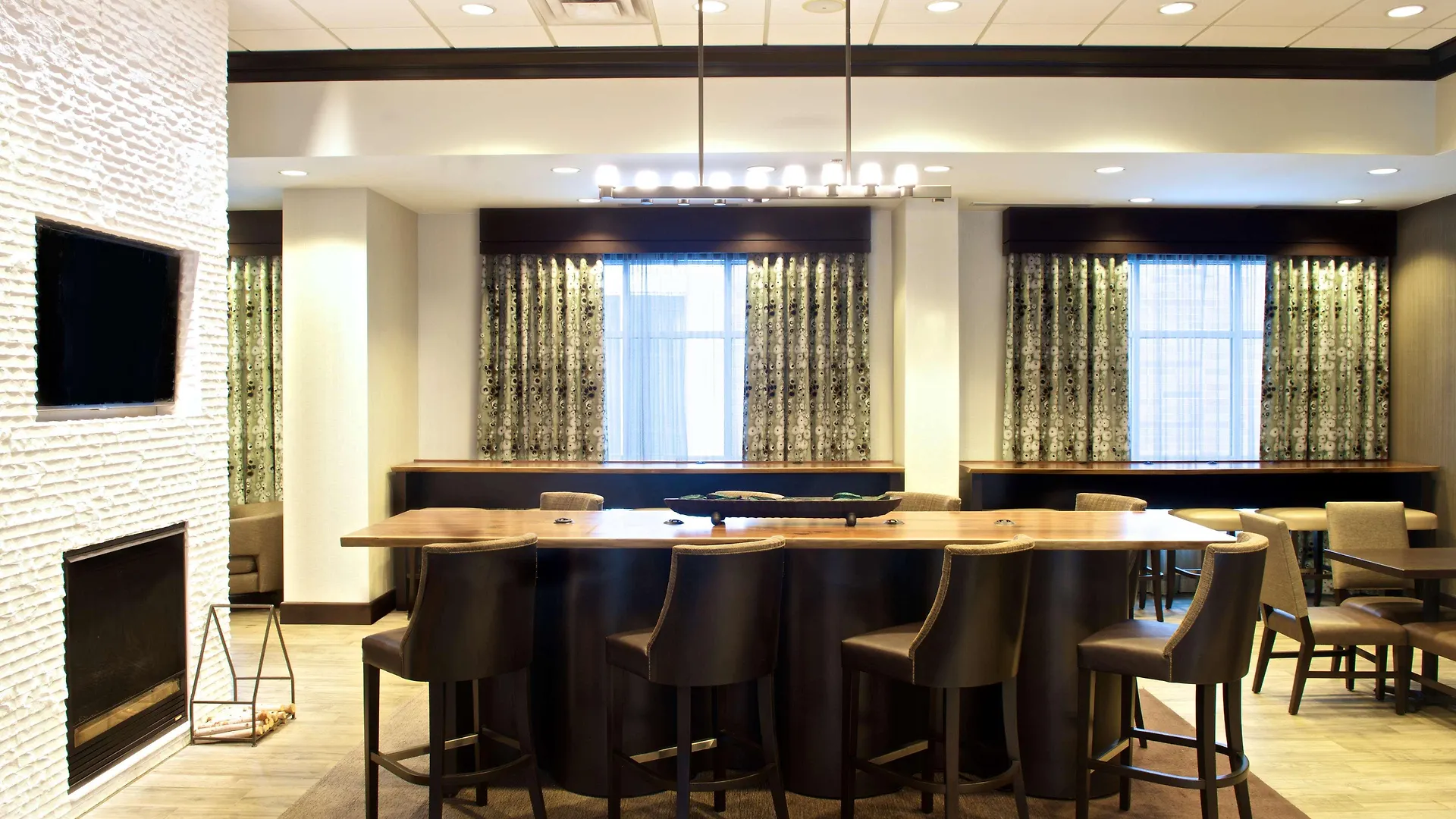 Hampton Inn Parsippany 3*,